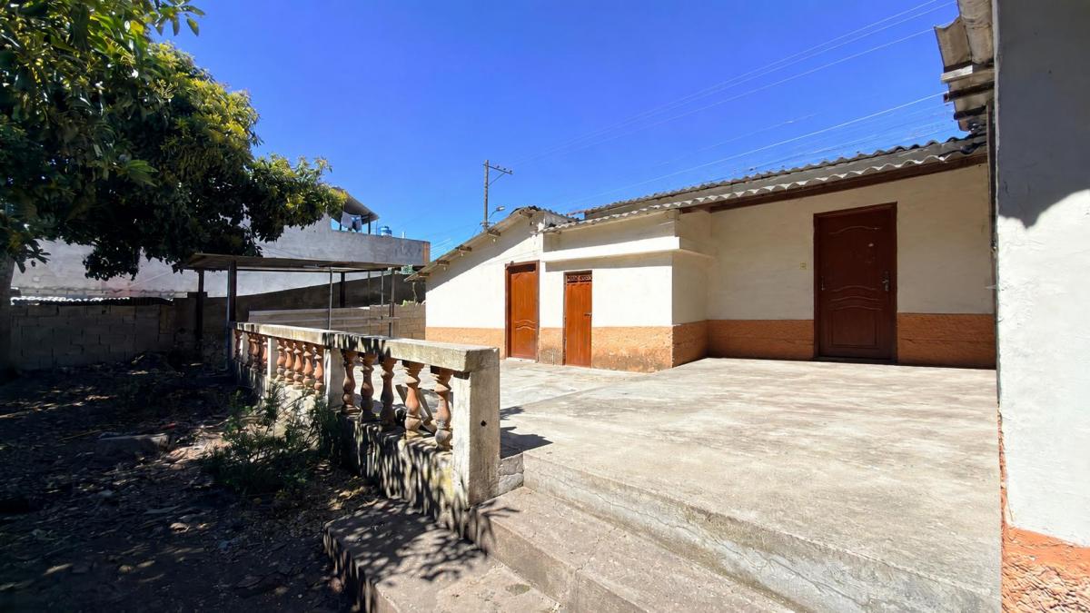 Casa en Venta con Amplio Terreno en Cotacachi, Imbabura — imagen 4