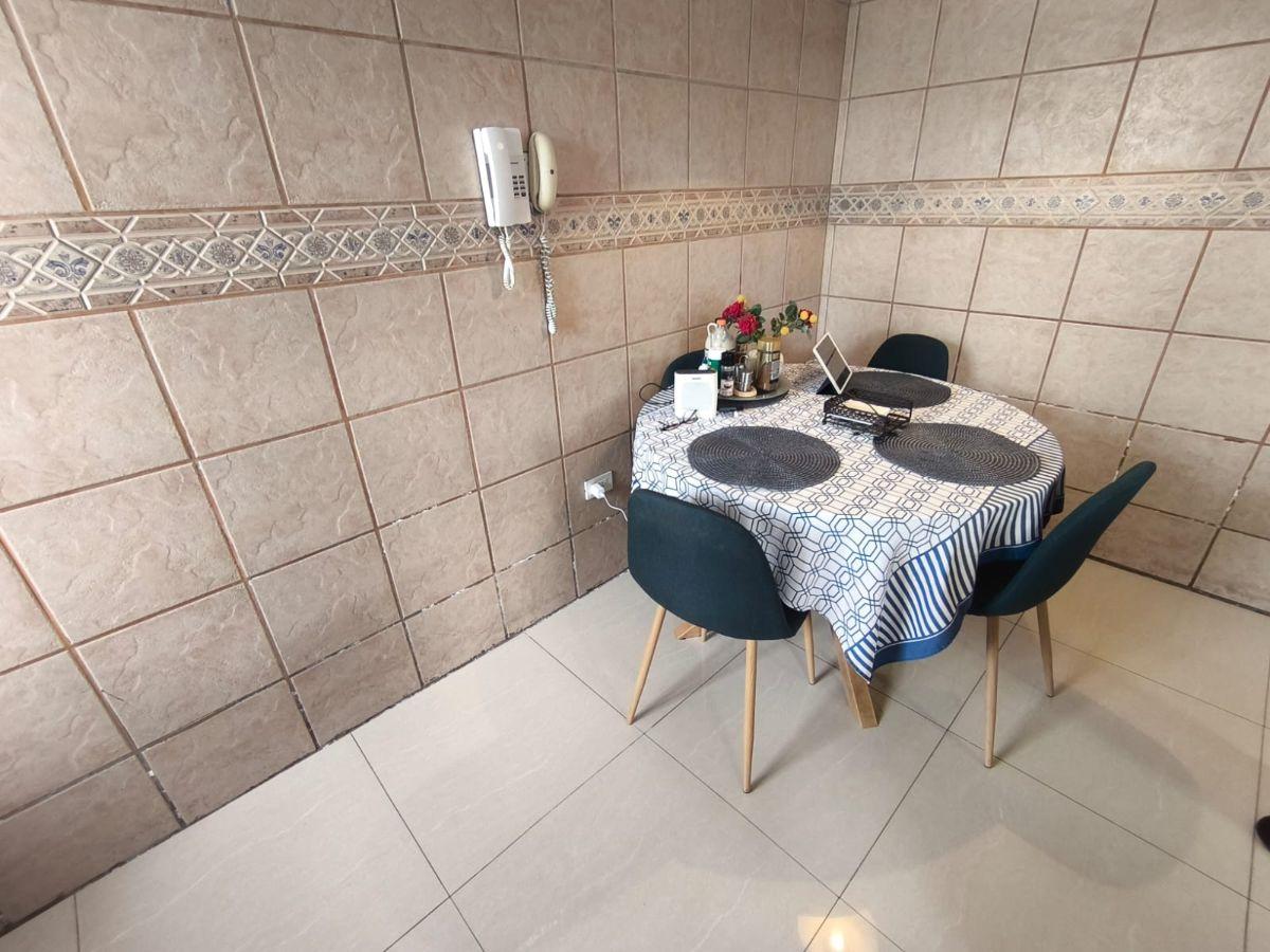 C/ San Isidro del Inca, Casa Independiente de 357 m² en Venta, Terreno de 552 m² — imagen 4