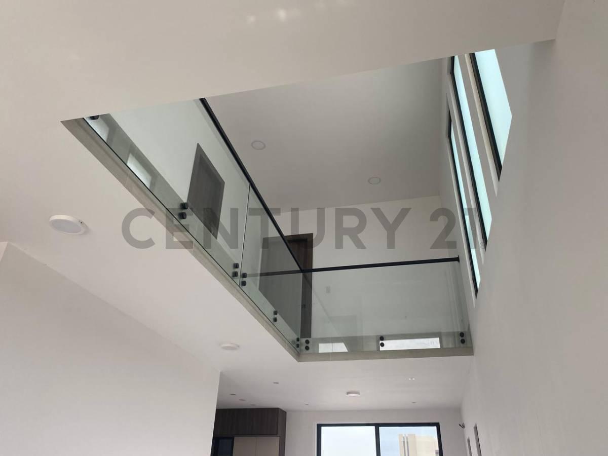 Elegante Casa en Venta en Isla Celeste, Etapa Babor. J. Mar, Guayas — imagen 5