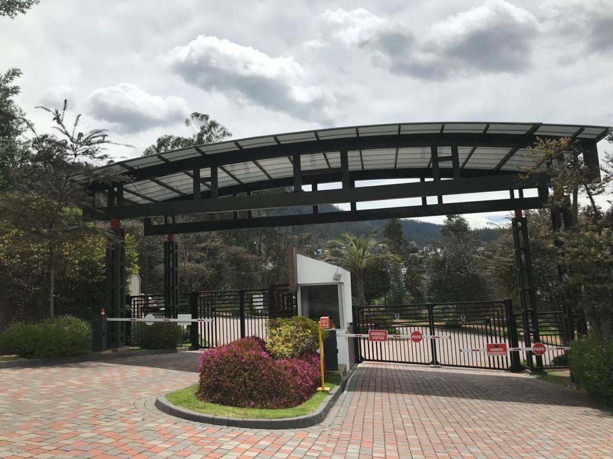 Precioso Terreno de 1056 m² en Venta en Cumbayá Espectacular Vista Al Valle, Dentro de Urbanización — imagen 5