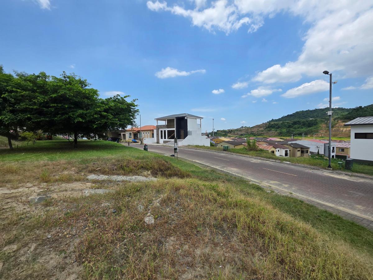 Vendo Terreno Para Condominio en Villa Club, Listos Los Planos, Renders, Para 4 Departamentos, Guayas — imagen 4