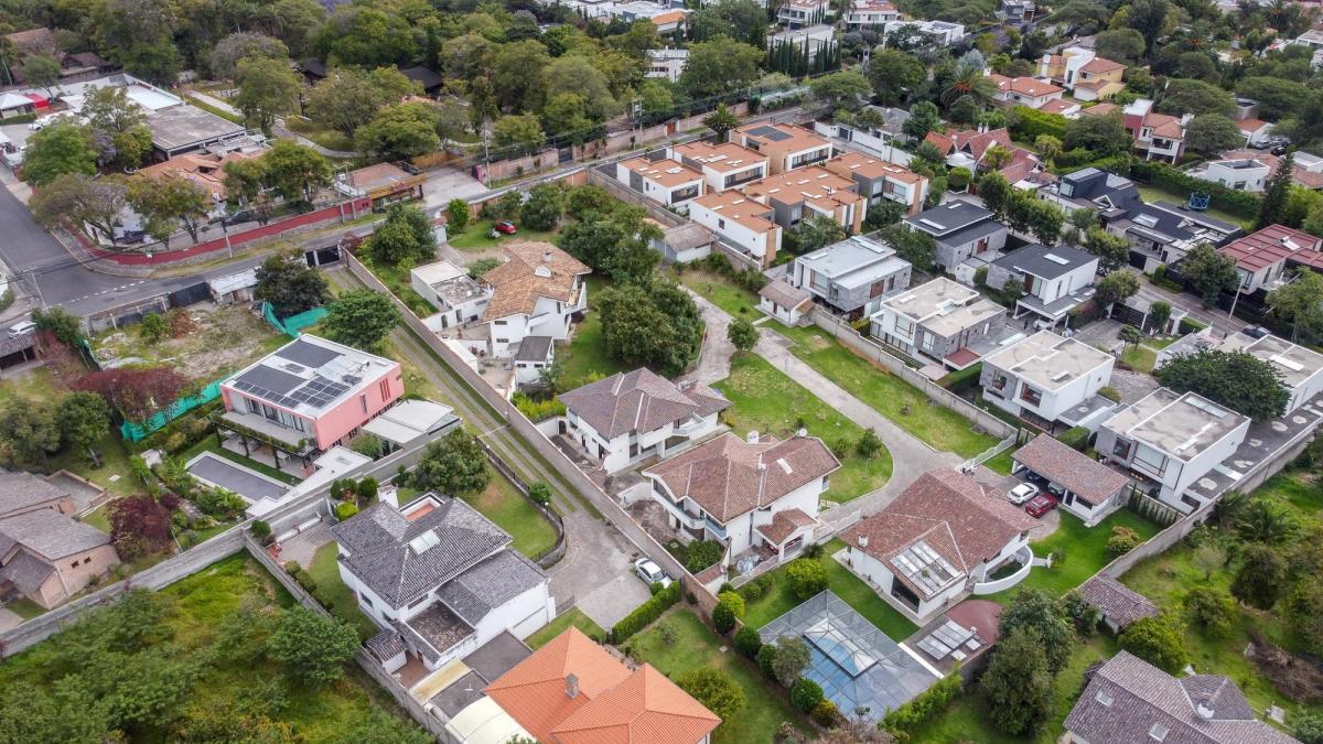 Terreno de Venta Av Francisco de Orellana Sector La Viña con 4 Casas — imagen 5