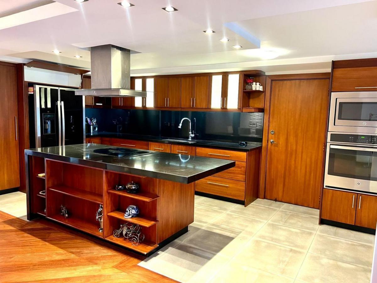 Mv - Sector Gonzalez Suarez, en Venta y Renta Dpto 262 m² de 3d (Sin Amoblar) Totalmente Remodelado — imagen 3