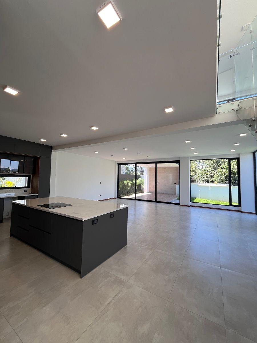 Casa por Estrenar en Tumbaco 4 Dorm. — imagen 9