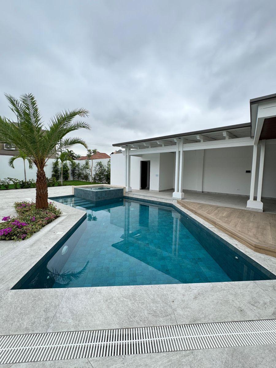 Casa con 4 Habitaciones en Venta y Alquiler, 886 m² Terreno, Samborondón, Guayas — imagen 3