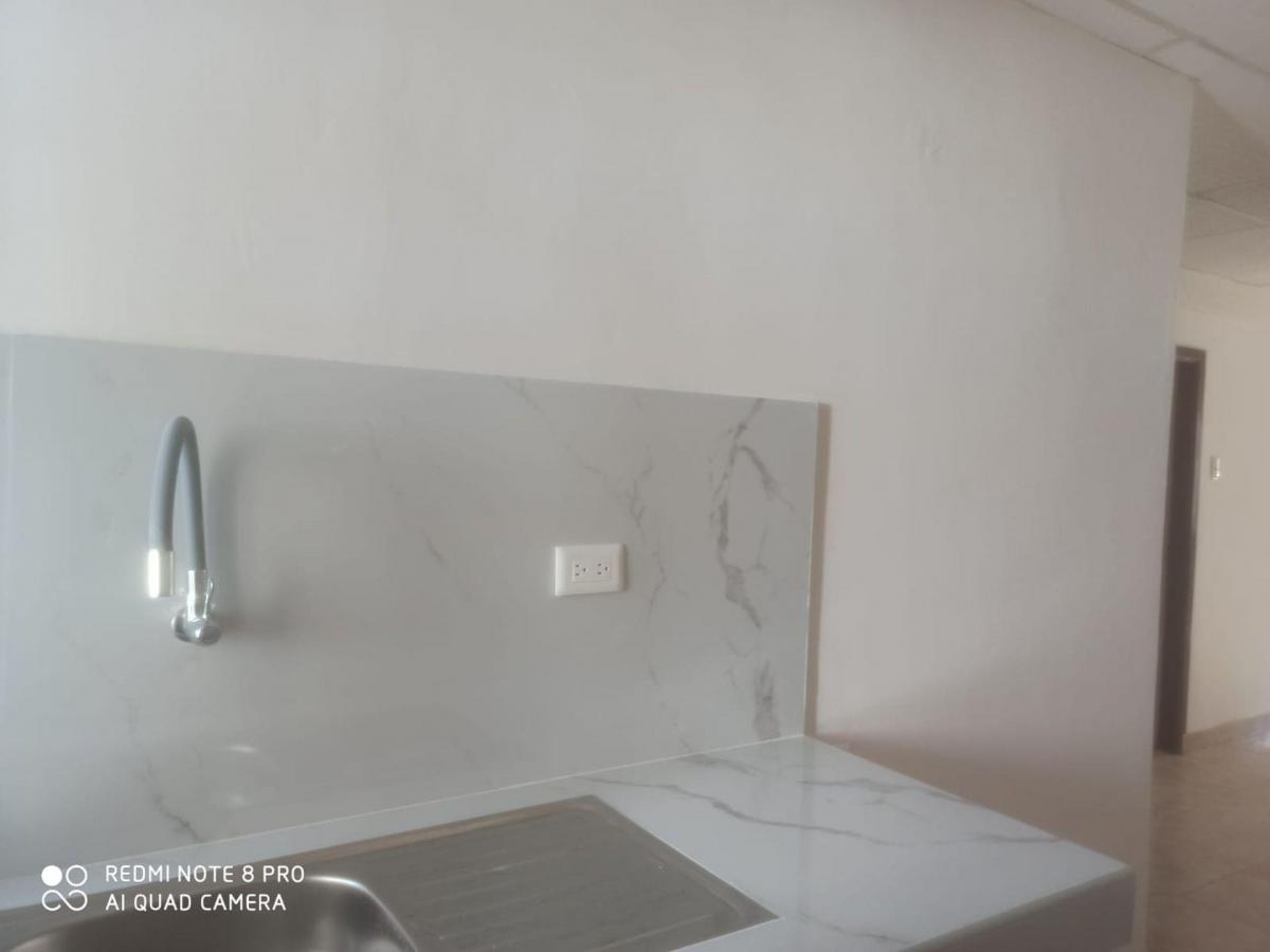 Venta de Casa en Urbanizacion Zona Norte Manta Fv, Manabí — imagen 4