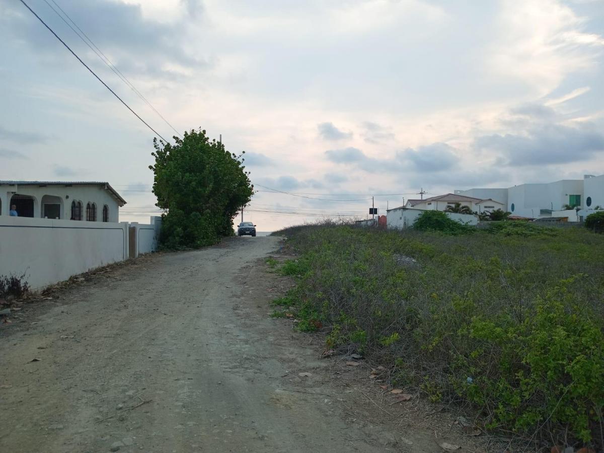 En Venta Terreno Esquinero en Punta Carnero, Salinas a Media Cuadra de La Playa — imagen 4