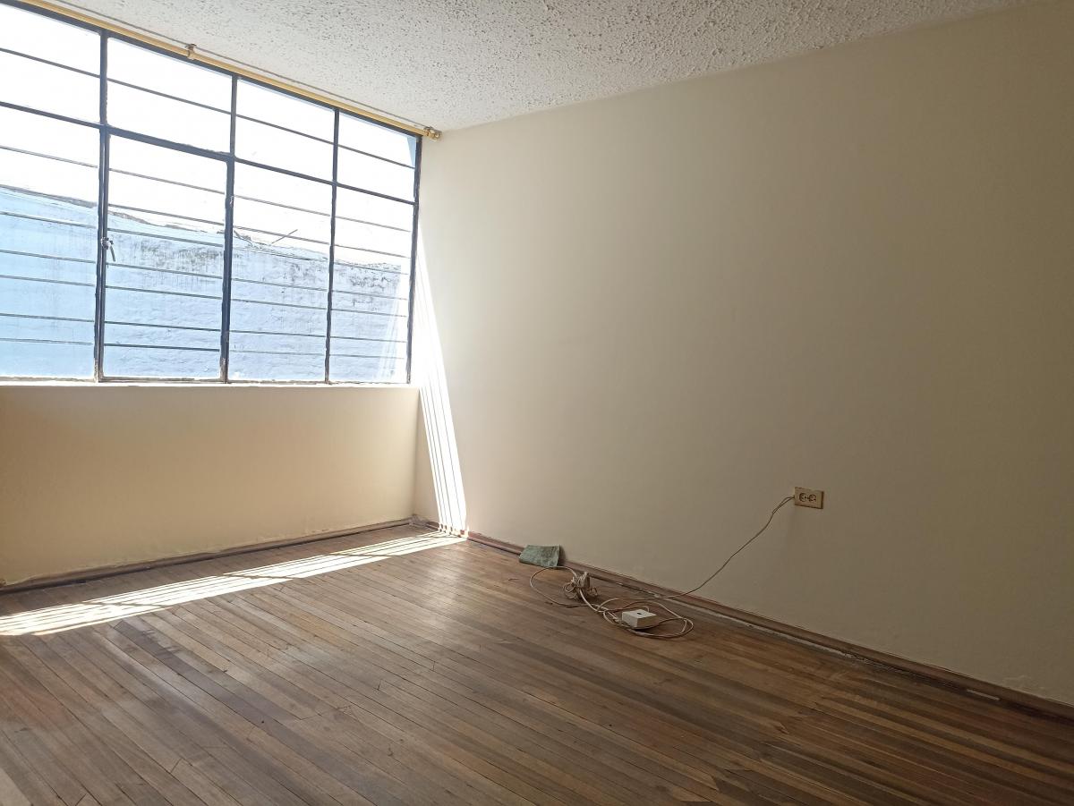 En Venta Amplia Casa, 2 Dptos, 1 Local (Garaje). Barrio México, Chimbacalle. Provincia de Pichincha — imagen 5