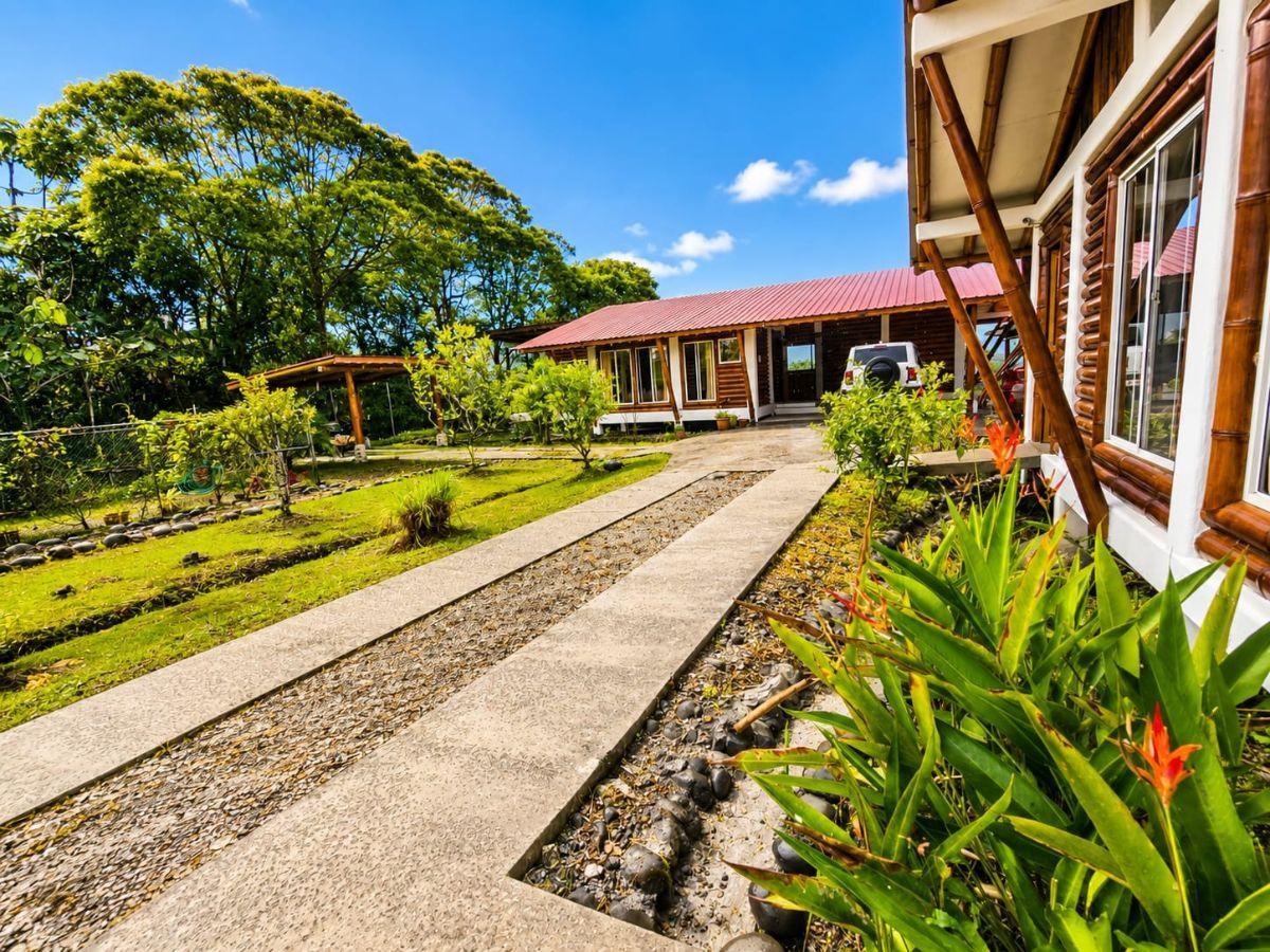 Hermosa Propiedad en Mera, Pastaza — imagen 4