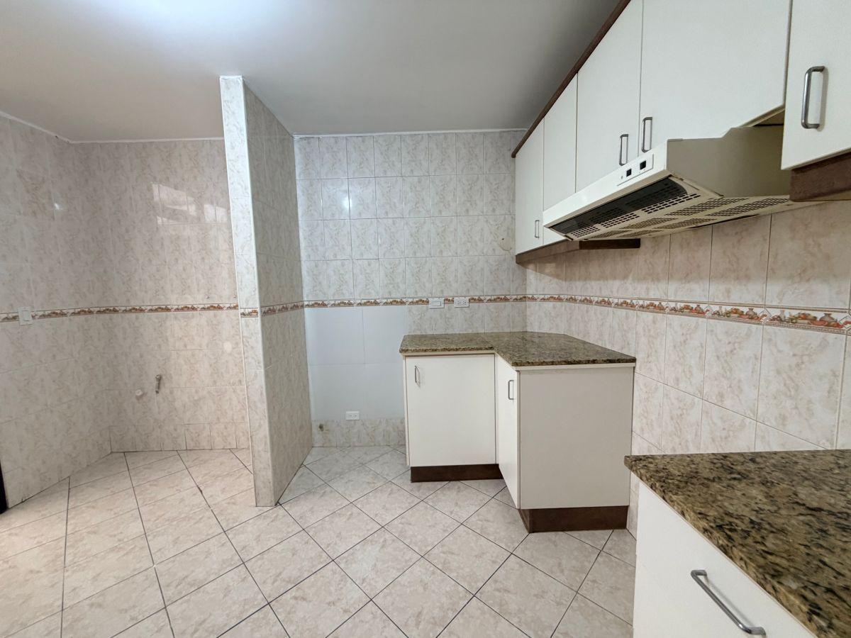 Casa en Venta Esquinera Carcelen 205 m² en Conjunto 4 Habitaciones — imagen 4