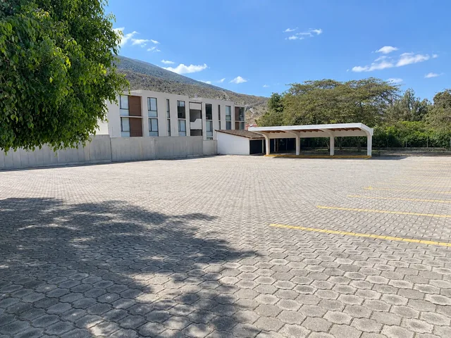 TERRENO DE 12.800 M2 EN POMASQUI        ideal para desarrollo inmobiliario — imagen 3