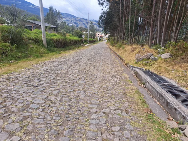 Terreno en venta, 1,695 metros cuadrados... San Pablo del lago, Otavalo. — imagen 3