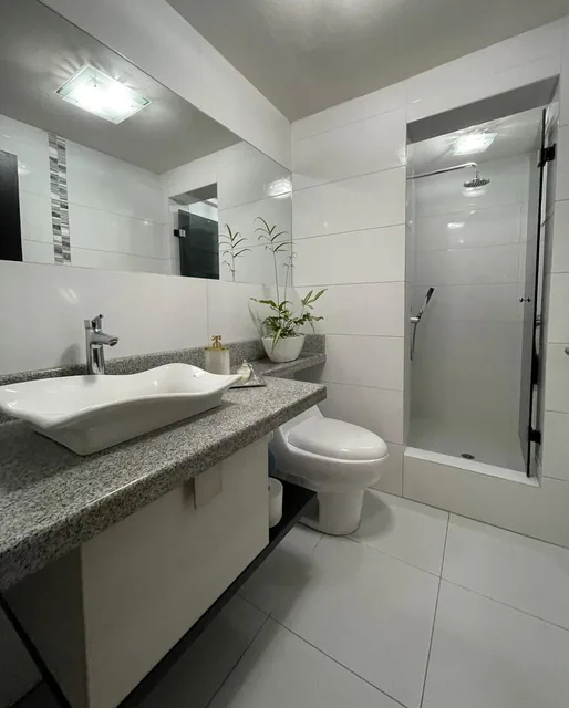 Vendo departamento de 153 m2 habitables, remodelado en Av. NNUU y Av. 10 de agosto — imagen 4