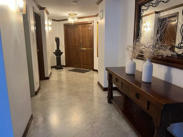 Departamento en venta en Bosmediano, 295 m², vista panorámica y 3 parqueaderos — imagen 3