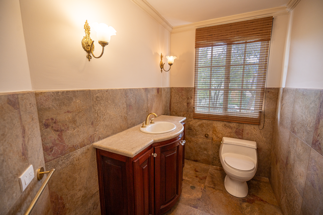 Casa de venta, urbanizacion de lujo, Cumbayá, 4 dormitorios, piscina — imagen 3