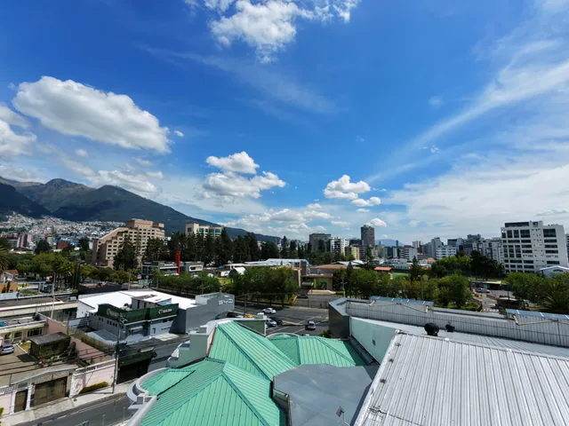 ESPECTACULAR TERRENO AV. ORELLANA QUITO COS 50%/400% — imagen 2