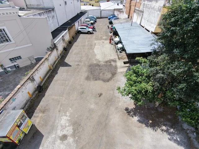 ESPECTACULAR TERRENO AV. ORELLANA QUITO COS 50%/400% — imagen 4