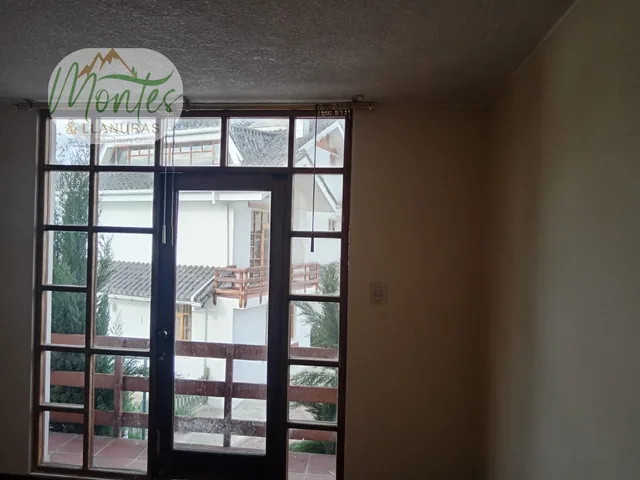 Einsten Casa Tres Habitaciónes Estudio Patio y Jardín — imagen 3