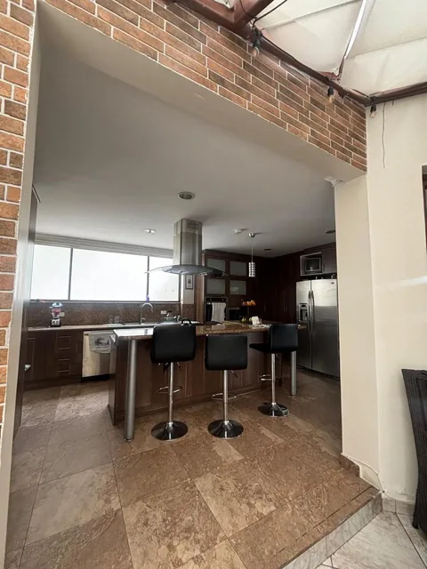 Hermosa Casa en Urbanización Cerrada Quito. Sector El Pinar Bajp Pr — imagen 2