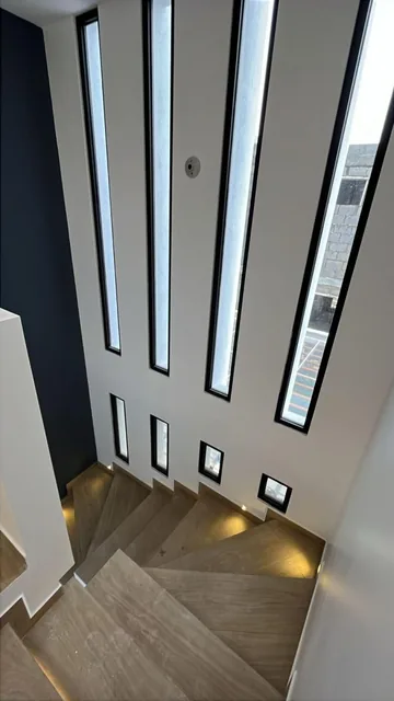Casa en Venta Independiente Estilo Minimalista en El Valle de Los Chillos — imagen 2