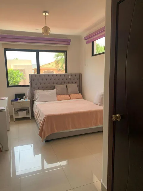 Venta Casa de Cuatro Habitaciones en Urbanización Vista Sol vía Samborondón, Guayas — imagen 2