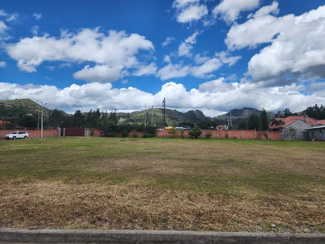 Terreno Plano en Venta Dentro de Urbanización en Challuabamba, Azuay — imagen 3