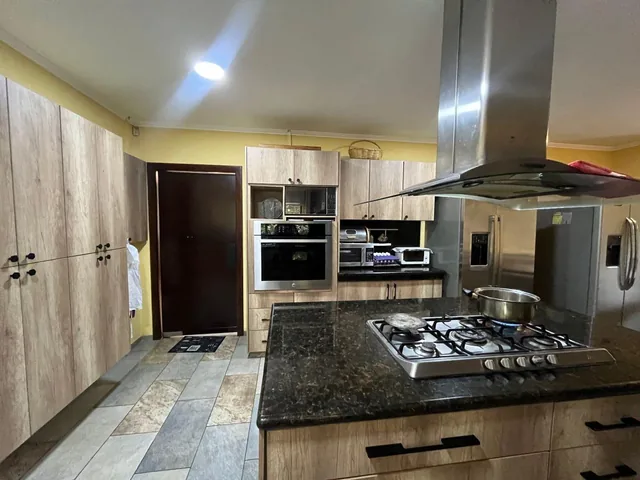 Casa Amplia Venta, 3 Dorm, 300 m², Ceibos Norte, Guayas — imagen 4