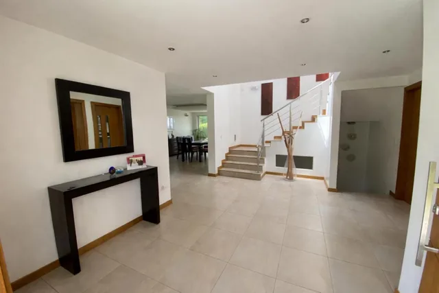 Casa Venta: 385 m², 4 Dorm, Estar, Estudio, Amplio Jardin, Suite. Urb Piscina, Canchas — imagen 5
