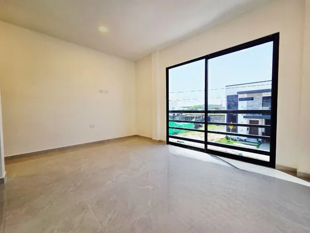 Venta de Estreno Casa Urb. San Antonio Via a Samborondon, Guayas — imagen 4