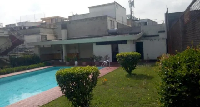 Venta Terreno con Casa Dos Pisos Hormigon Grande Piscina Bbq Parque Cotocollao — imagen 3