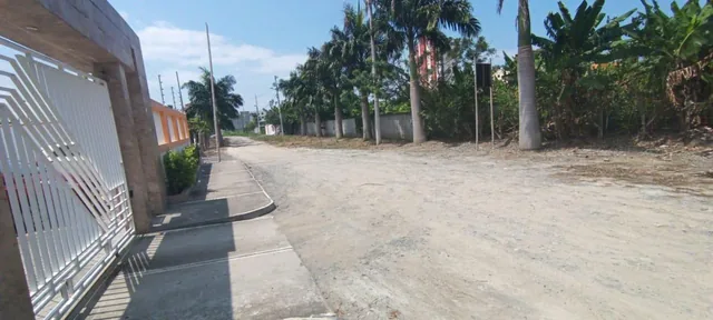 Vendo Lindo Terreno de 1800 m² en Tonsupa, Av del Pacífico, Acepto Ofertas — imagen 2