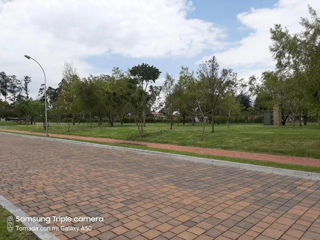 Puembo Dentro Urbanizacion Exclusiva Vendo 2.350 m² Terreno Plano — imagen 2