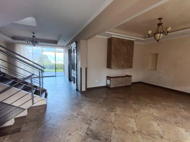 Se Vende Linda Casa de 4 Habitaciones en Tanda Cumbaya — imagen 4