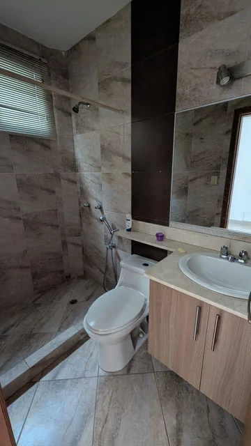 Vendo Dpto Colinas de Los Ceibos con Patio, Guayas — imagen 4