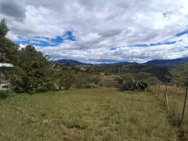 Terreno de 1819 m² en Venta en Puembo con Áreas Verdes — imagen 2