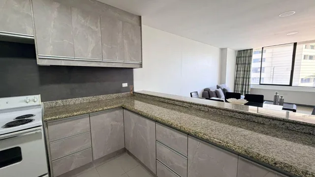 En Venta Departamento Amoblado en Hilton Colón | Seguridad y Ubicación Privilegiada, Guayas — imagen 3