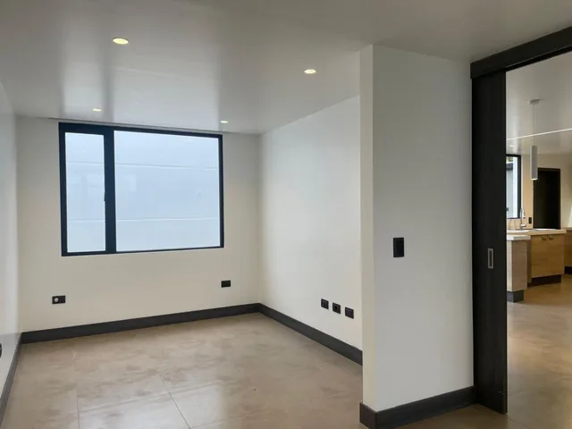 Tumbaco Venta Casa Moderna Conjunto Exclusivo de 17 Casas, Dos Pisos Patio 28 m, Cerca de Todo — imagen 3