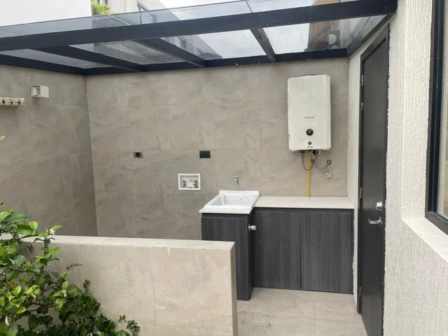 Tumbaco Venta Casa Moderna Conjunto Exclusivo de 17 Casas, Dos Pisos Patio 28 m, Cerca de Todo — imagen 2