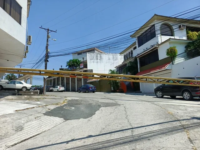 Terreno en Venta en Lomas de Urdesa, Chrc, Guayas — imagen 5