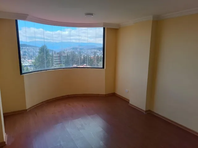 Venta Departamento PH 5 Habitaciones 2 Parqueaderos 600 m² en Iñaquito Alto Quito — imagen 2
