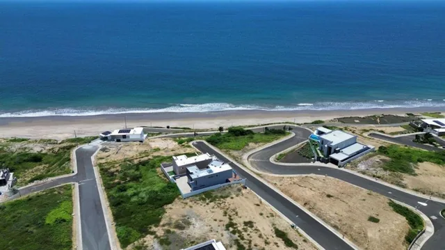 Terreno de Venta en Playa Alta Manta Manabi, Manabí — imagen 2