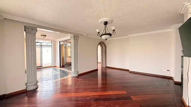 Casa en Las Bromelias, Sector Monteserrín — imagen 3