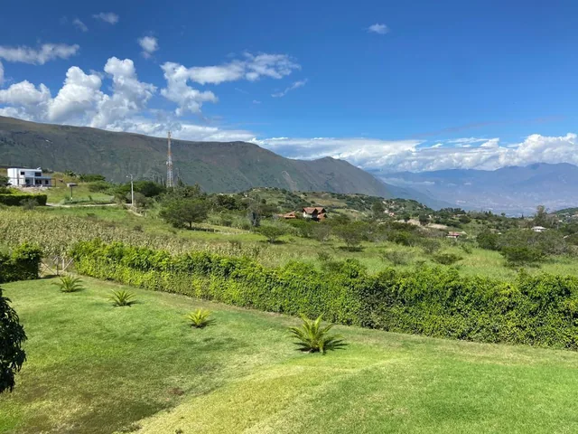 Terreno en Venta con Casa de Eventos, Yunguilla, Azuay — imagen 2