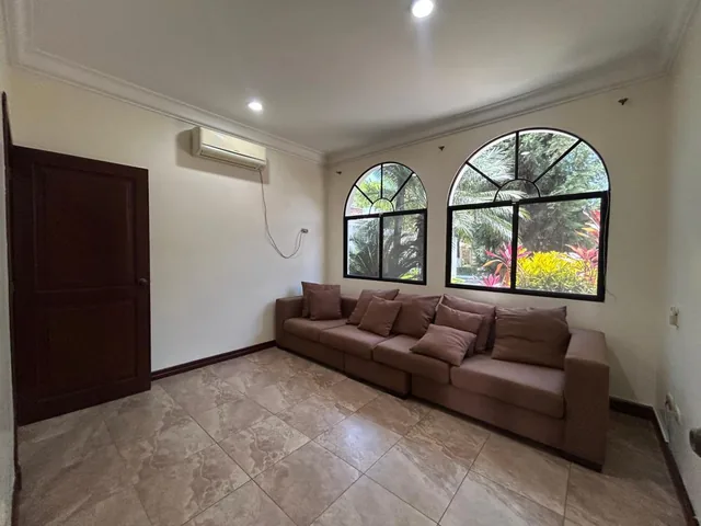 Se Alquila o Vende Amplia Casa en Laguna Club, Guayas — imagen 3