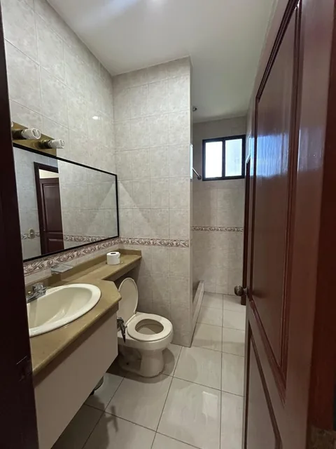 Se Alquila o Vende Amplia Casa en Laguna Club, Guayas — imagen 2