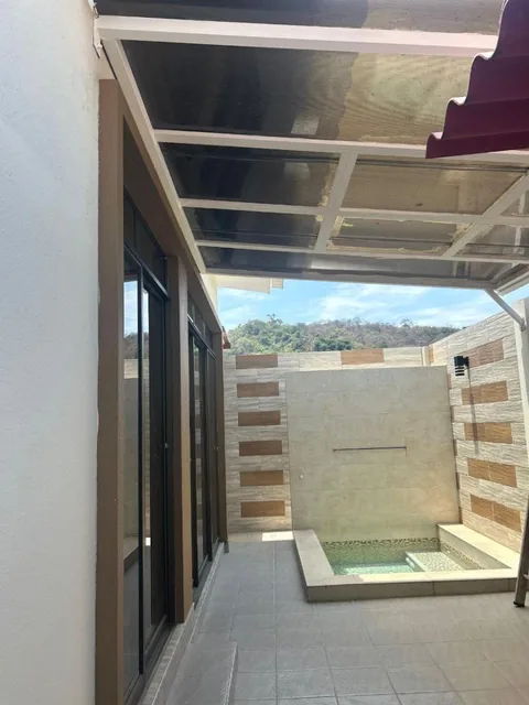 Venta Casa con Jacuzzi en Urbanización Condado Vicolinci/samborondon/ Aurora /av Febrescordero, Guayas — imagen 2