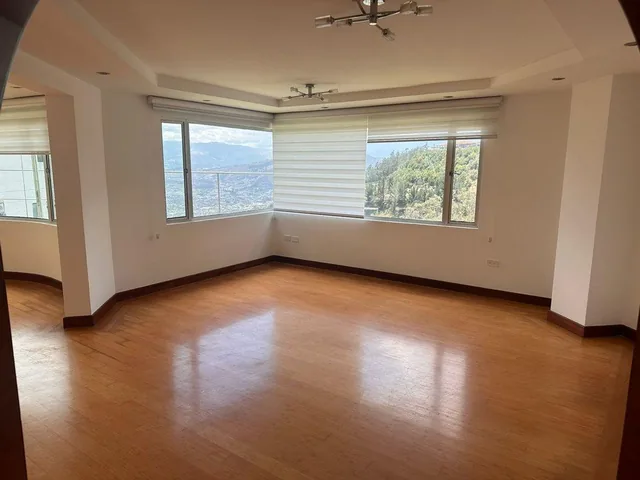 Departamento Amplio de Venta en Quito — imagen 4
