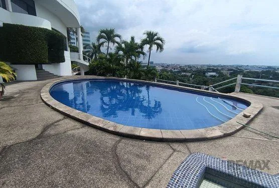 Venta de Suite en La Urb. La Fuente, U. Catolica, Guayas — imagen 4