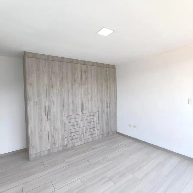 Venta Departamento en Cumbaya, Dos Habitaciones, con Terraza — imagen 3