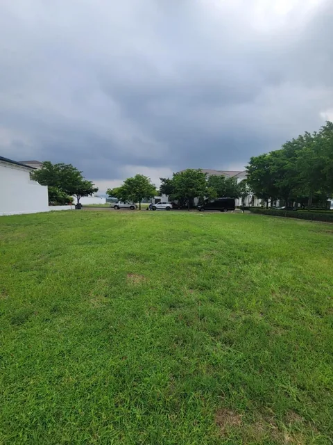 Terreno Frente Al Lago en Venta en Lagos del Batán | 731 m² | Urbanización Exclusiva Samborondón, Guayas — imagen 4